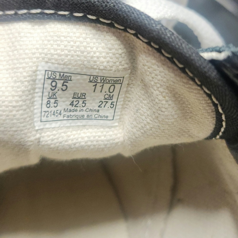 Vans - Picture 4 of 4
